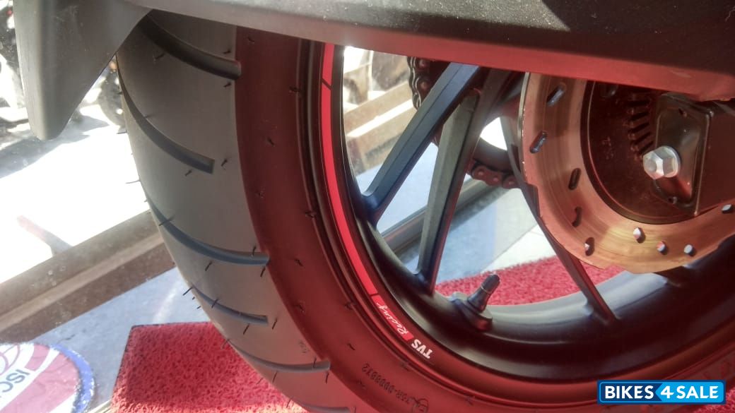 White TVS Apache RTR 200 4V ABS