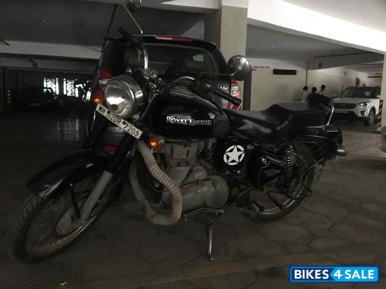 Black Royal Enfield Bullet Standard 500