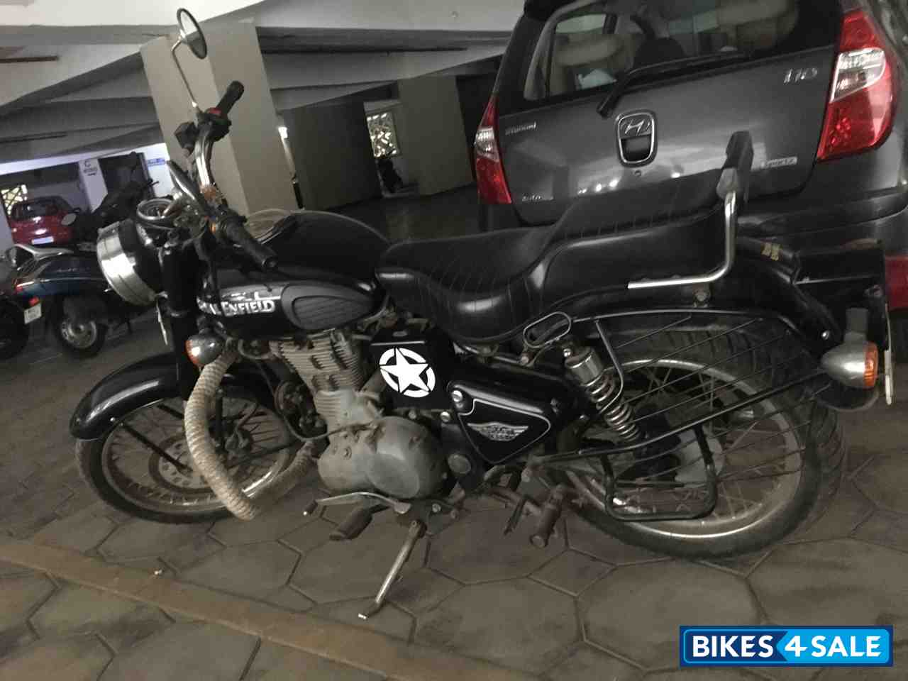 Black Royal Enfield Bullet Standard 500