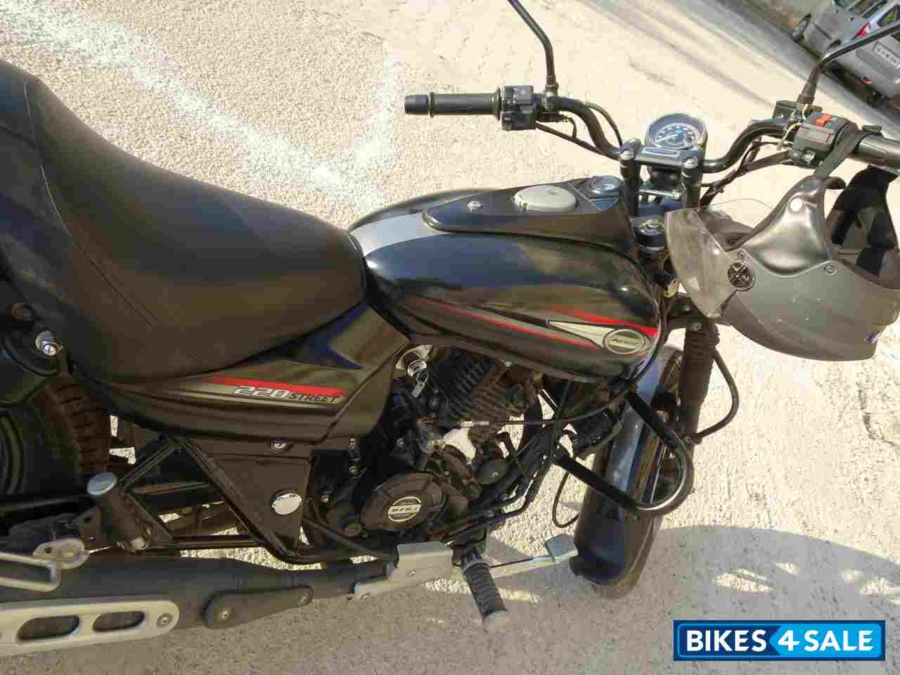 Bajaj Avenger Street 220