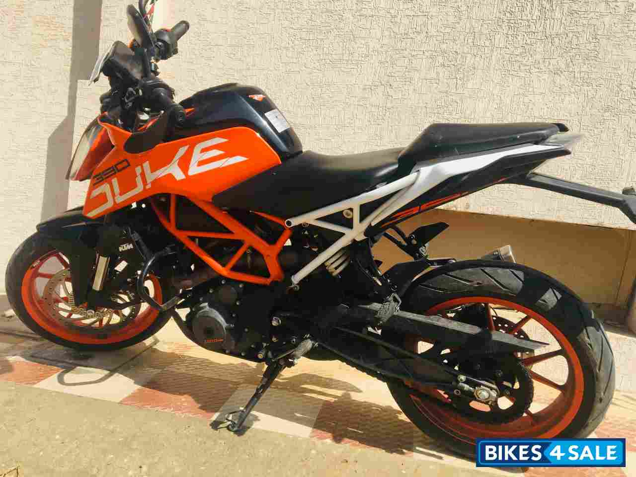 Used 2017 model KTM Duke 390 for sale in Jaipur. ID 209183 Bikes4Sale