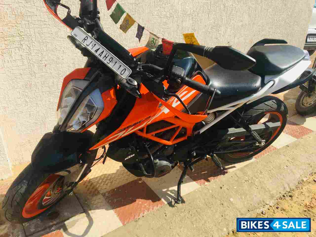 Used 2017 model KTM Duke 390 for sale in Jaipur. ID 209183 Bikes4Sale