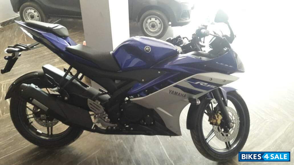 Yamaha YZF R15 V2