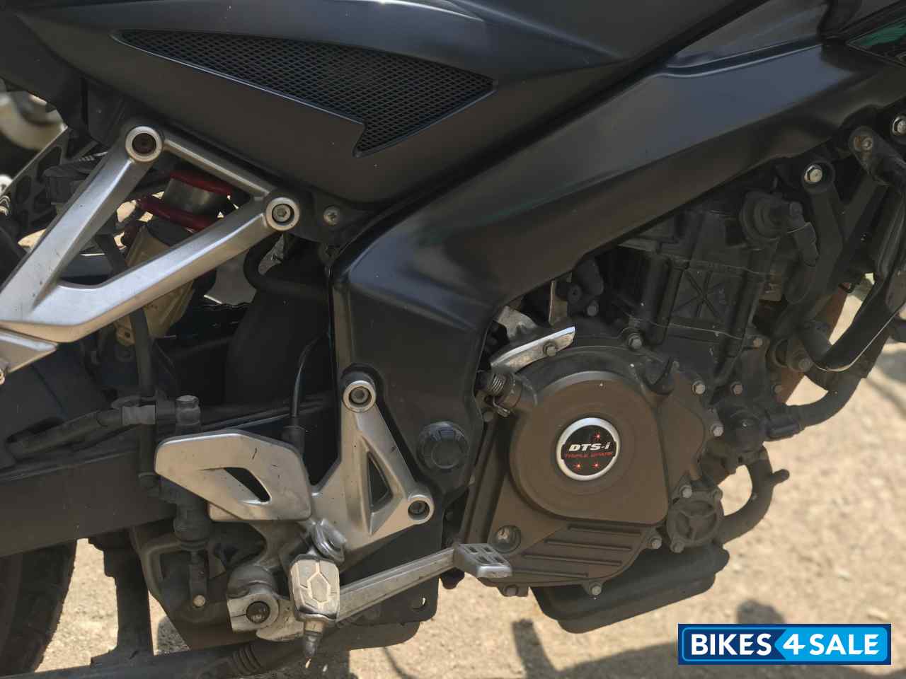 Black Bajaj Pulsar AS 200
