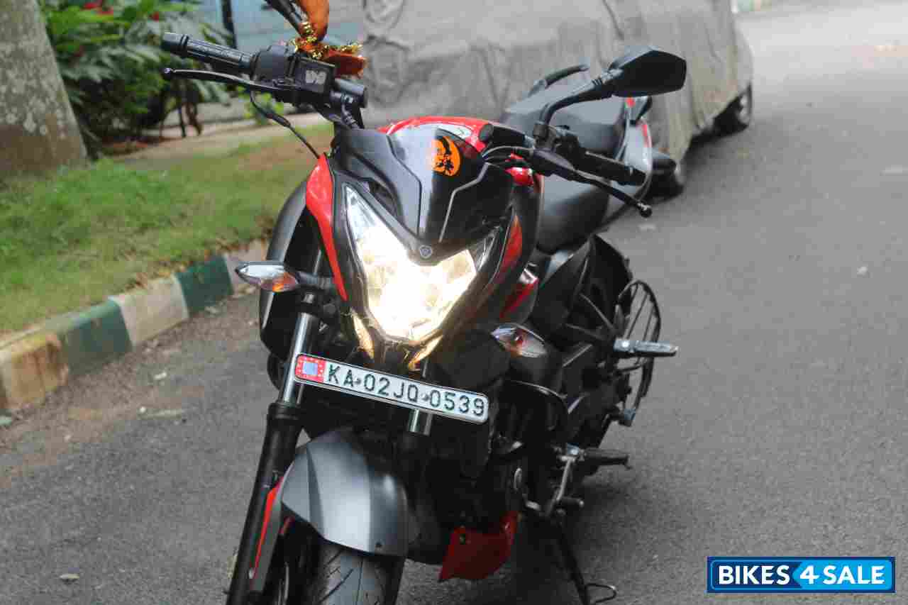 Red Bajaj Pulsar 200 NS