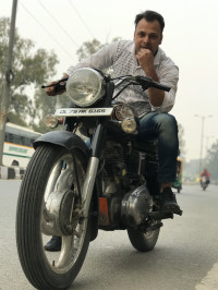 Black Royal Enfield Bullet Standard 350