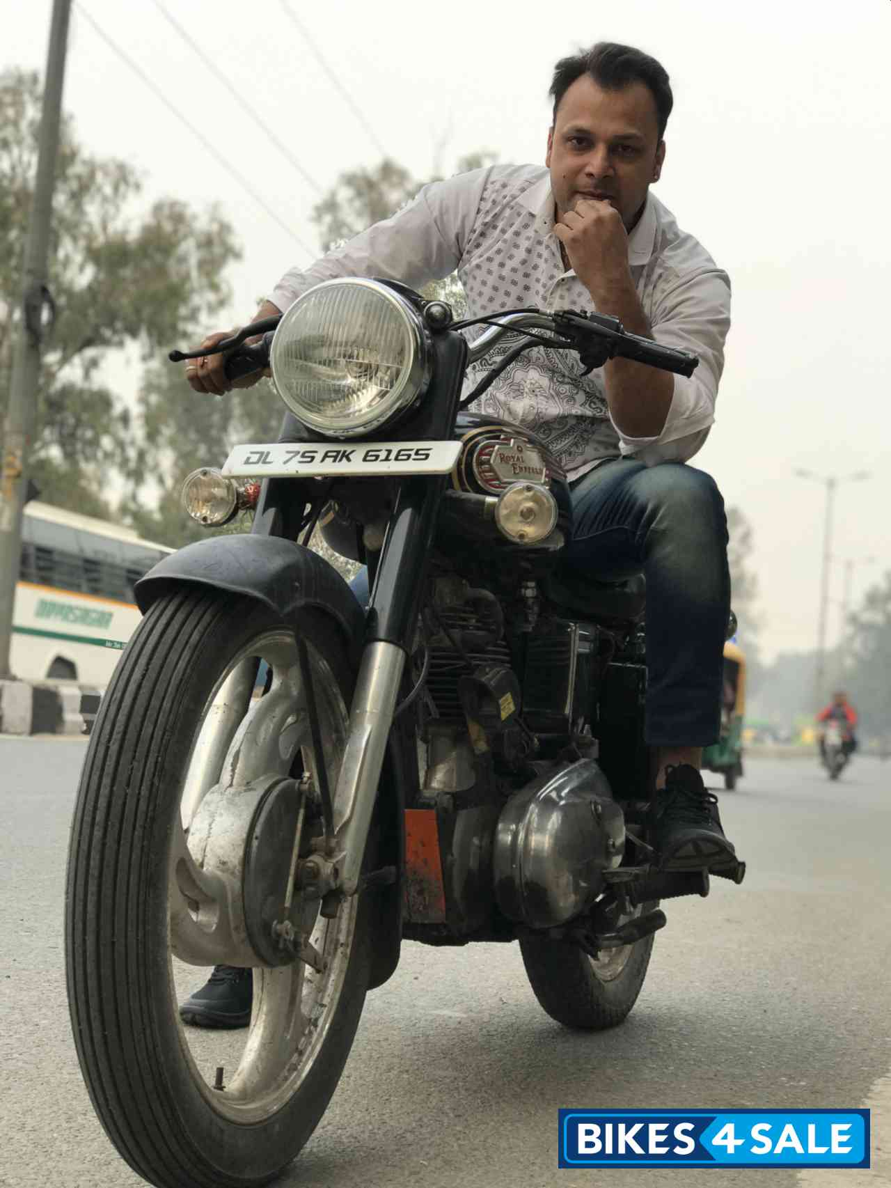 Black Royal Enfield Bullet Standard 350
