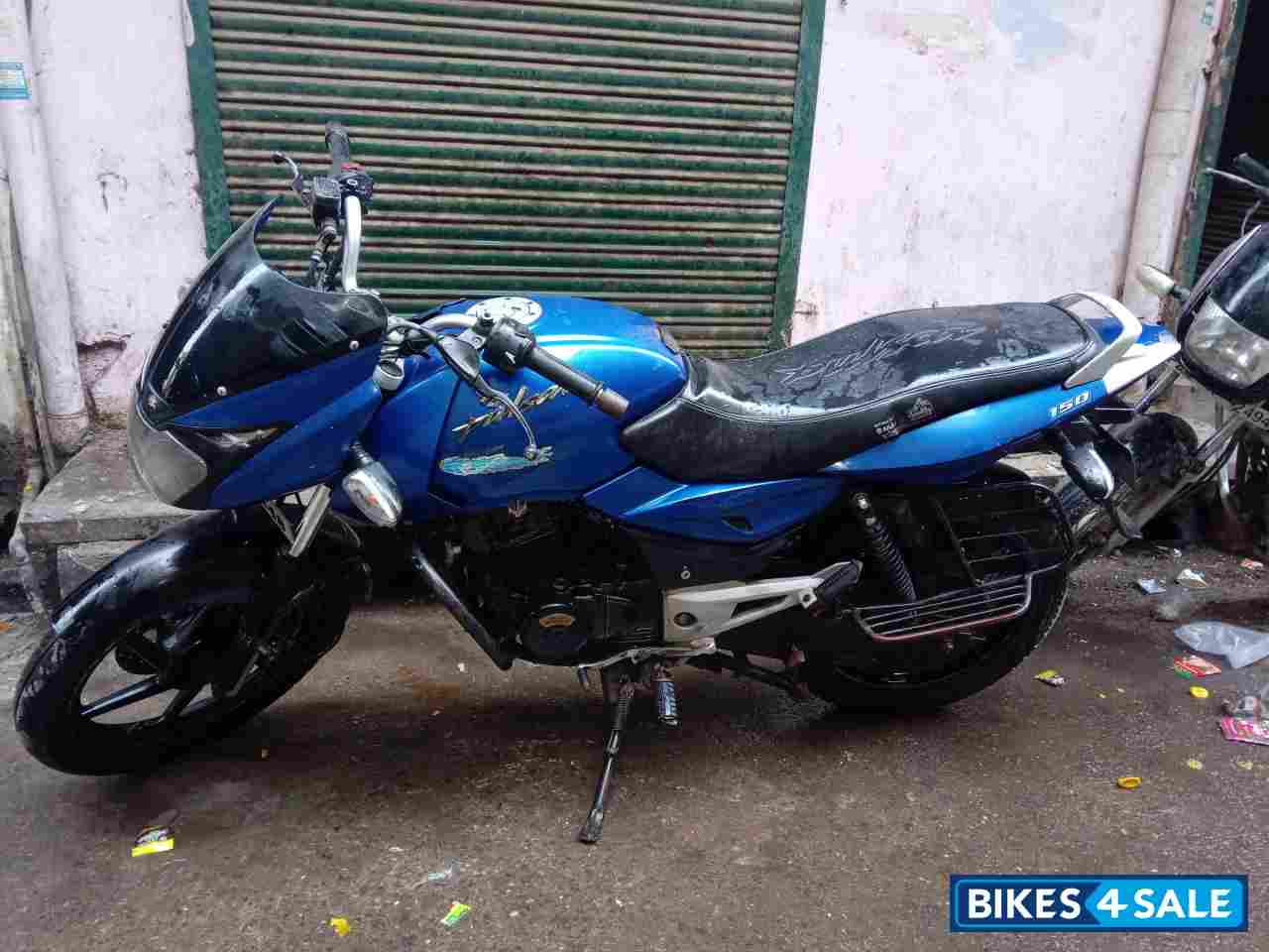 Blue Bajaj Pulsar 150 DTSi