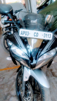 Black Yamaha YZF R15 V2