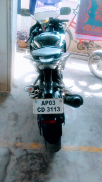 Black Yamaha YZF R15 V2