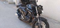 Black Yamaha FZ25