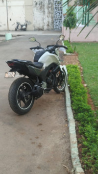 White Honda CB Hornet 160R