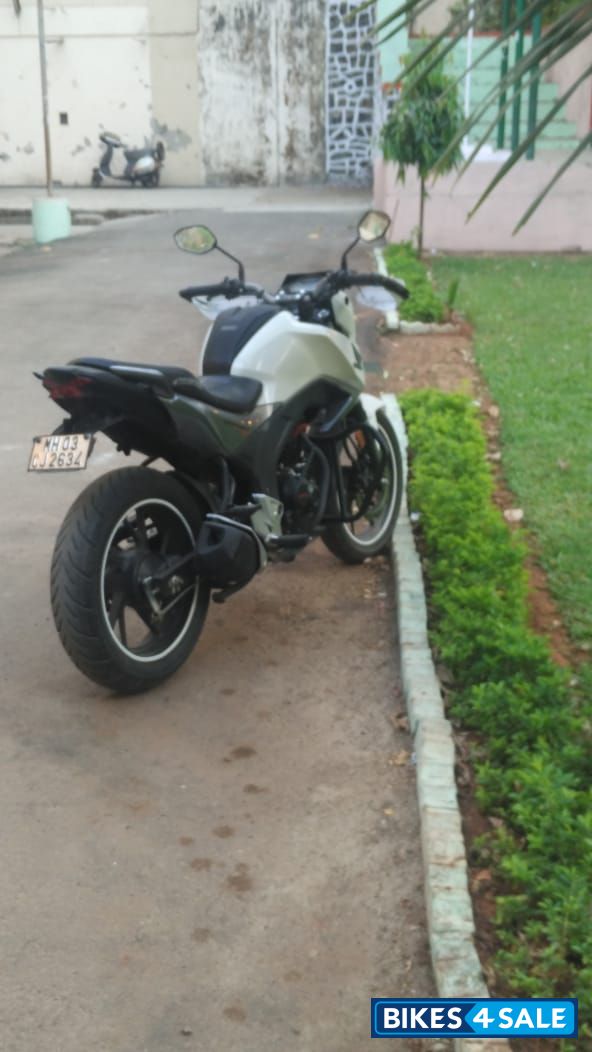 Used 16 Model Honda Cb Hornet 160r For Sale In Mumbai Id 96 White Colour Bikes4sale