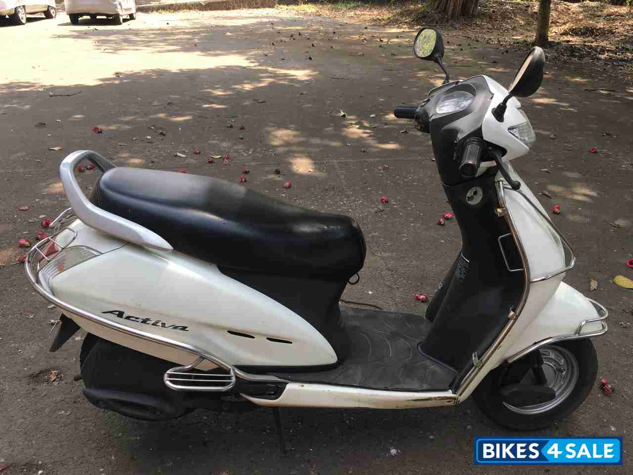 White Honda Activa White Honda Activa