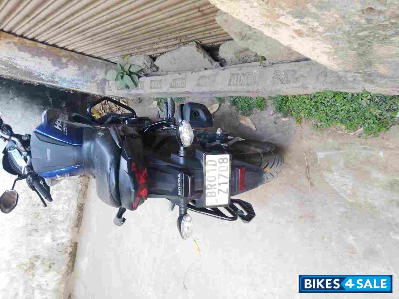 Blue Honda CB Hornet 160R ABS Blue Honda CB Hornet 160R ABS