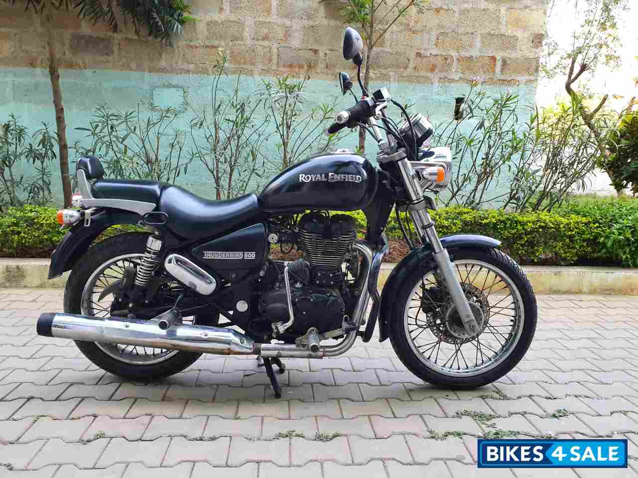 Black Royal Enfield Thunderbird 500