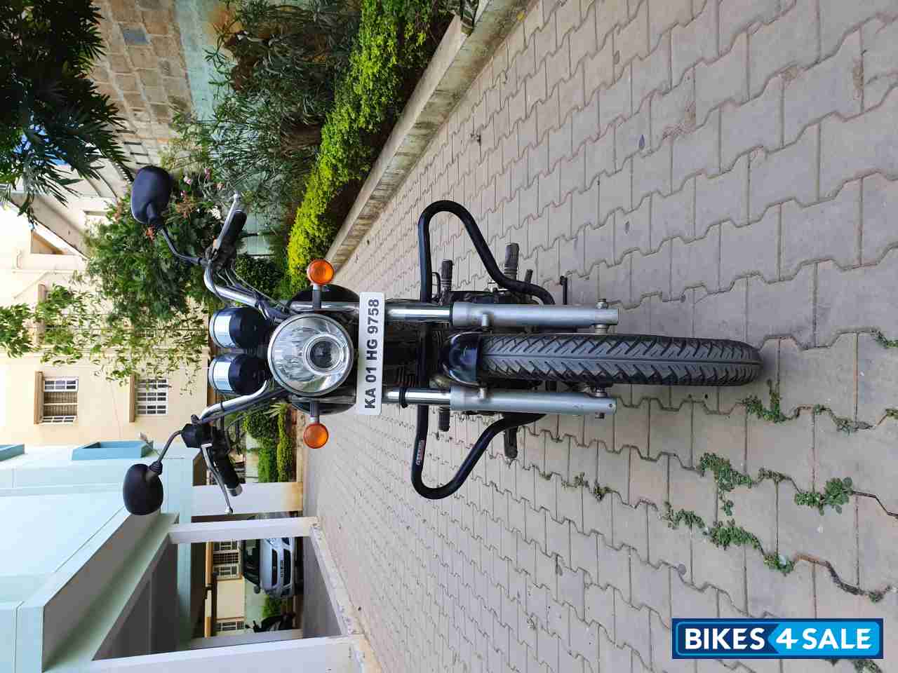 Black Royal Enfield Thunderbird 500 Black Royal Enfield Thunderbird 500