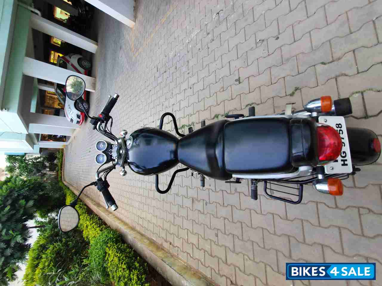 Black Royal Enfield Thunderbird 500 Black Royal Enfield Thunderbird 500