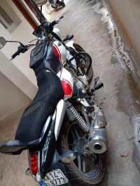 Bajaj V15