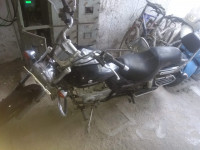 Black Bajaj Avenger 220 DTS-i