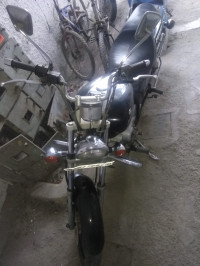 Black Bajaj Avenger 220 DTS-i