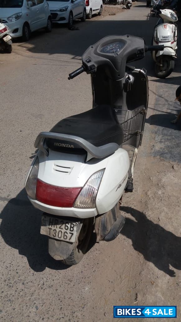 White Honda Activa
