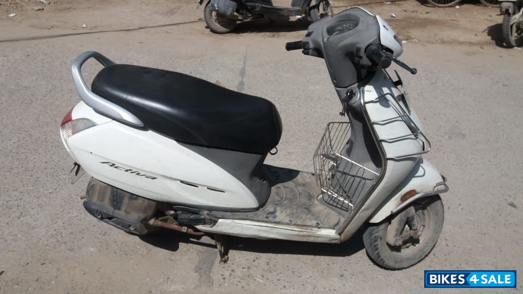 White Honda Activa