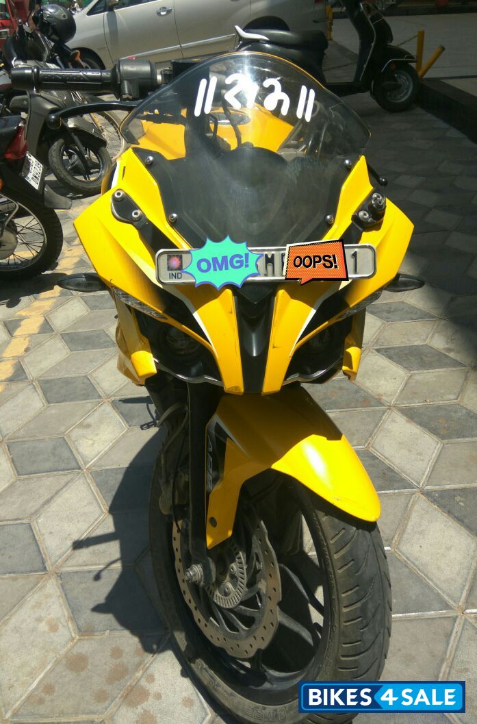 Yellow Bajaj Pulsar RS 200 ABS Yellow Bajaj Pulsar RS 200 ABS