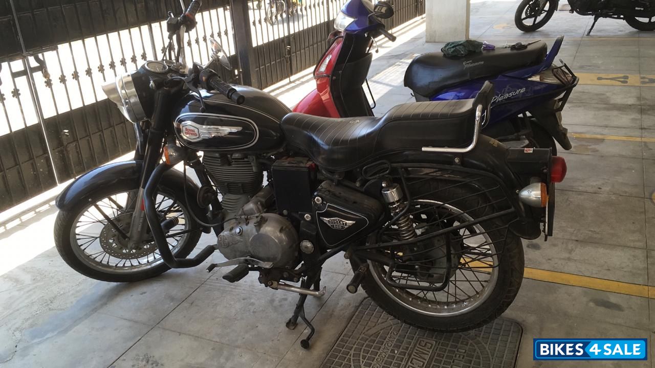 Jet Black Royal Enfield Bullet Standard 500