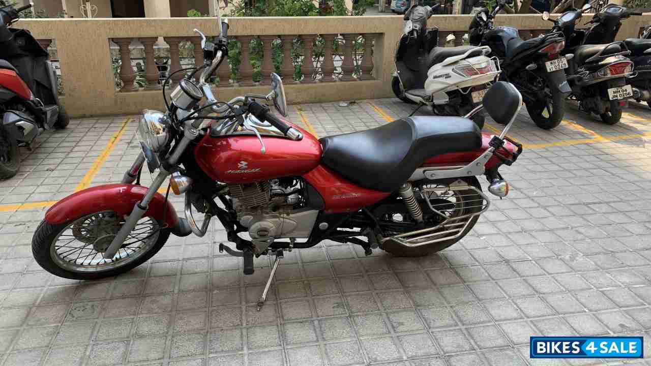 Bajaj Avenger 220 DTS-i