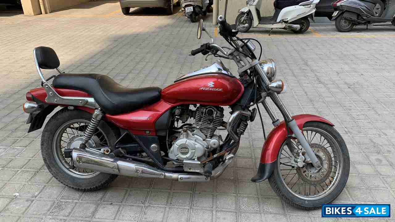 Bajaj Avenger 220 DTS-i