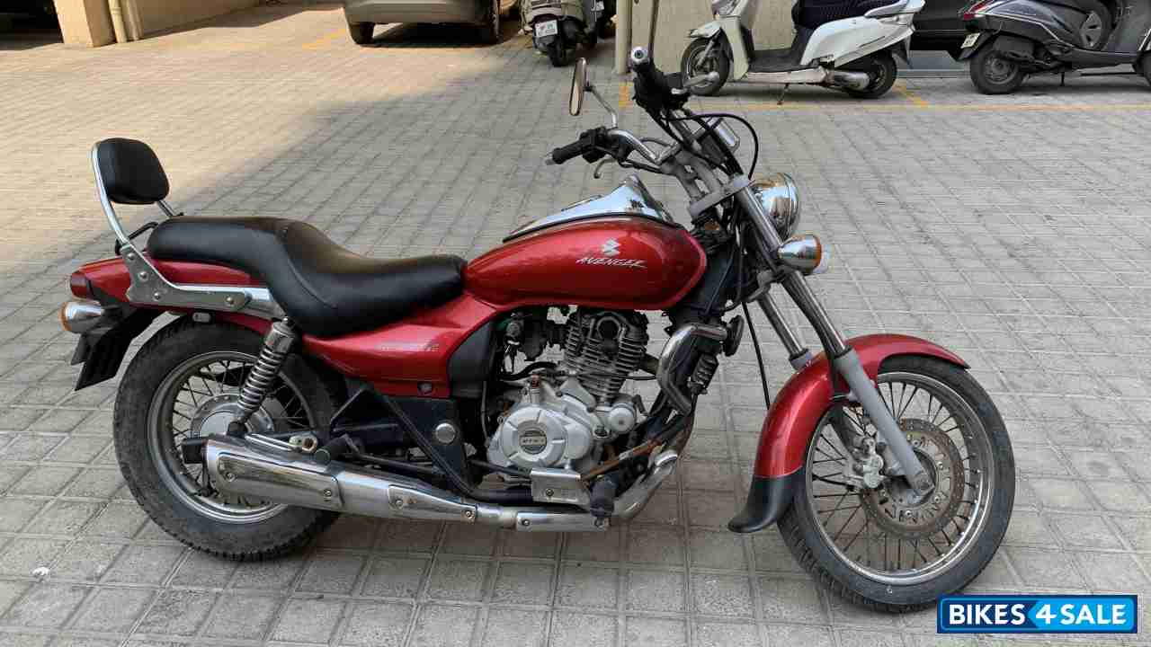 Bajaj Avenger 220 DTS-i