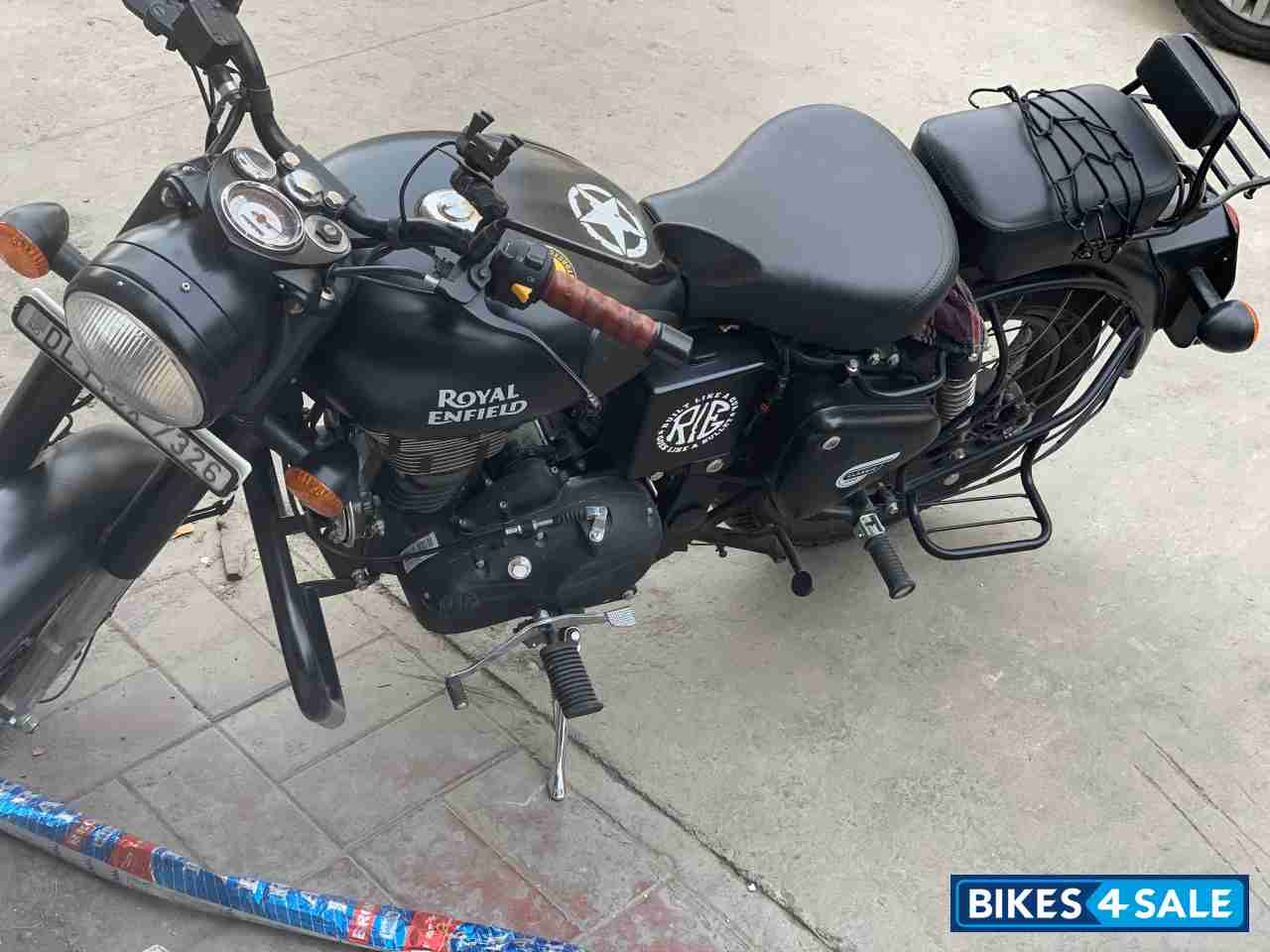 Royal Enfield Classic Stealth Black