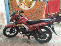 Red Mahindra Centuro O1