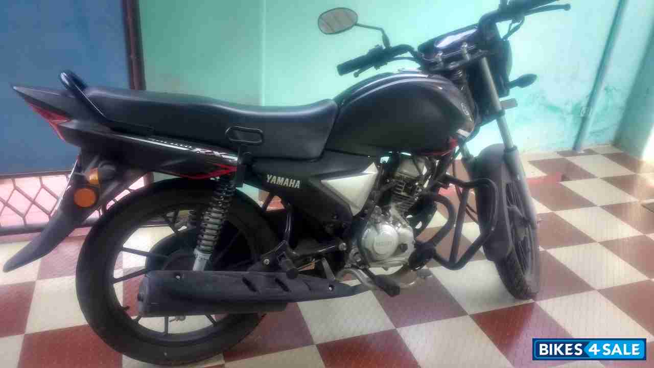 Black Yamaha Saluto RX