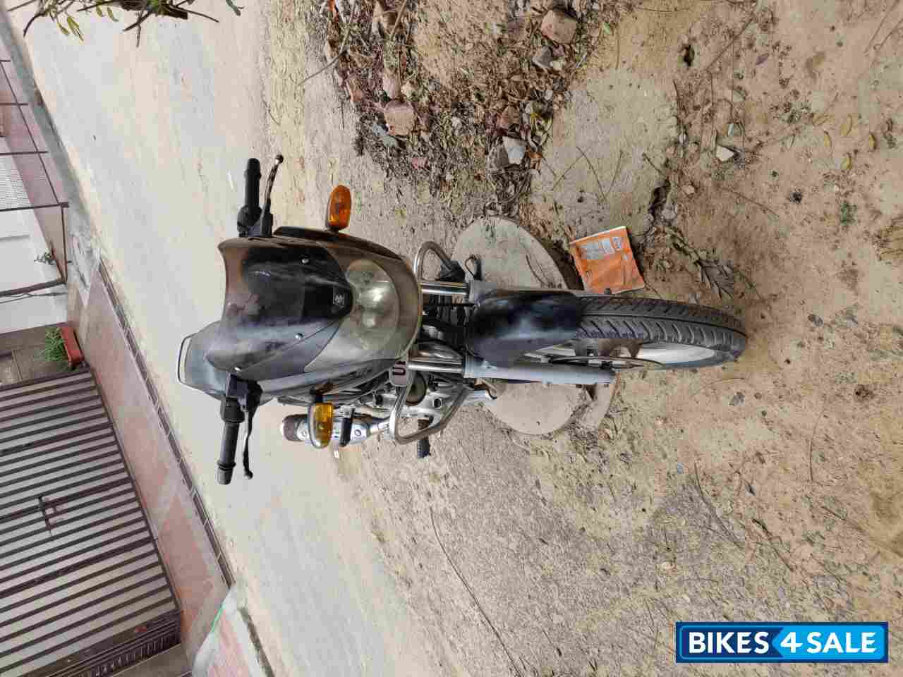 Black Bajaj Pulsar 150 Classic