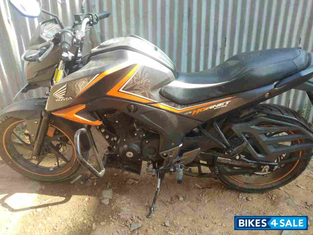 Orange Honda CB Hornet 160R