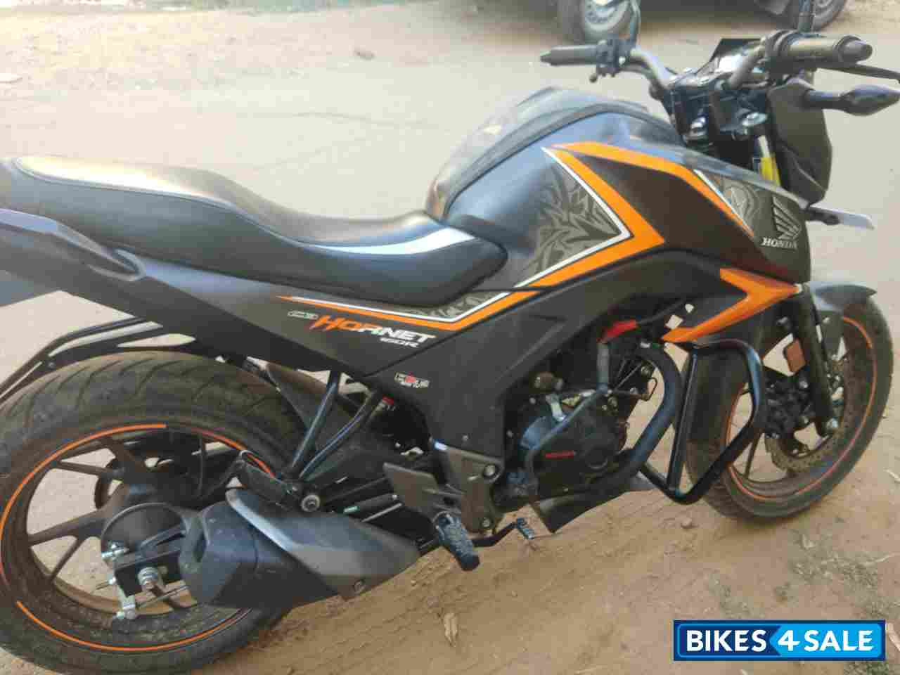 Orange Honda CB Hornet 160R