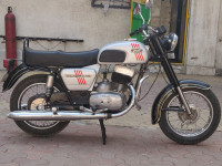 Black Ideal Jawa Yezdi Classic
