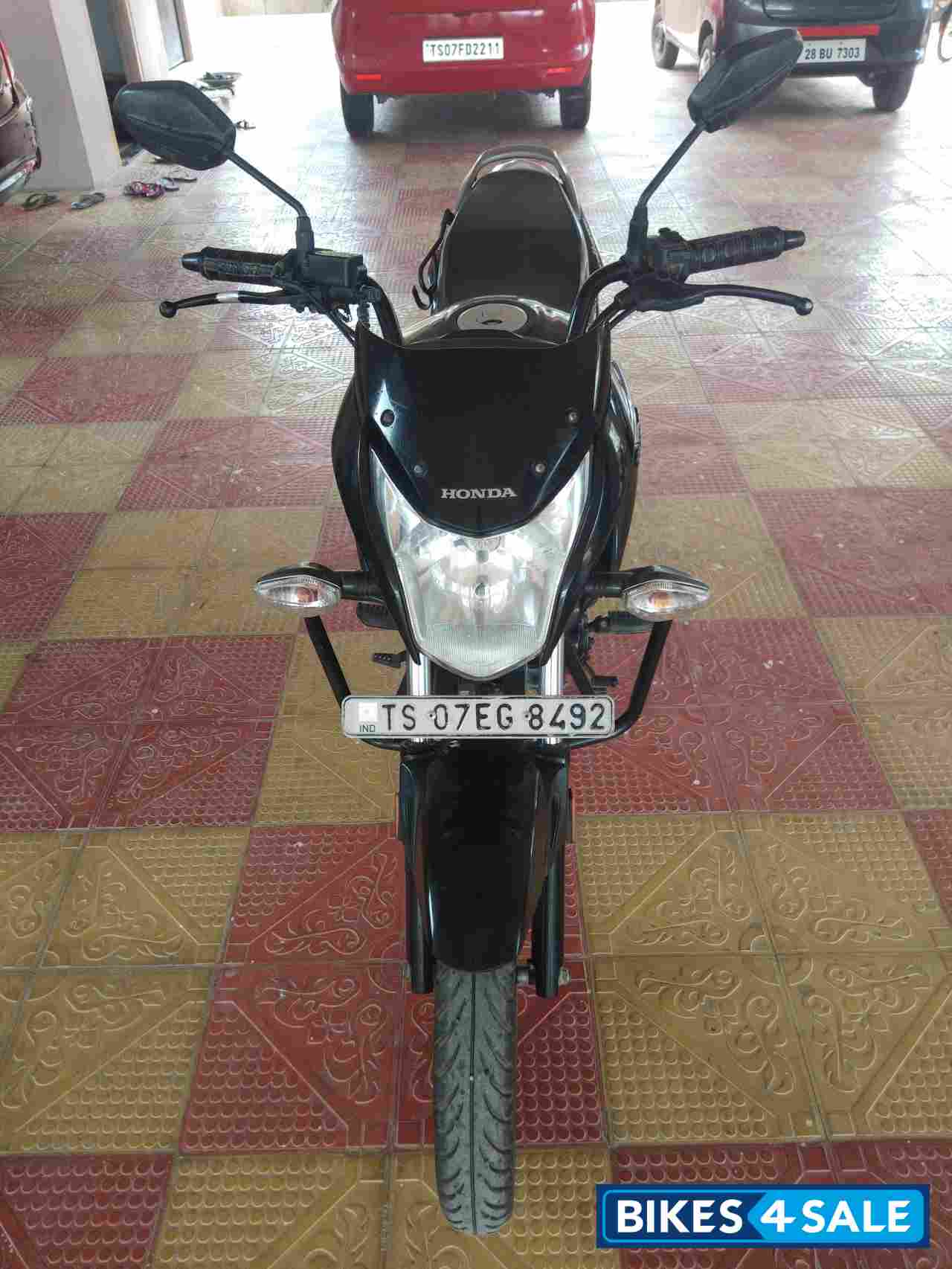 Pearl Igneous Black Honda CB Unicorn 160