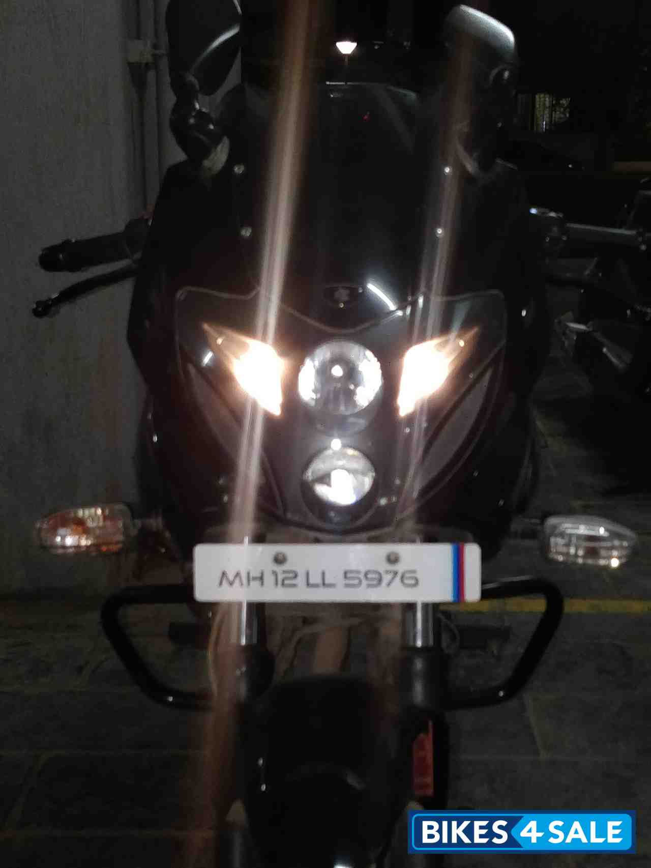 Black Bajaj Pulsar 220F