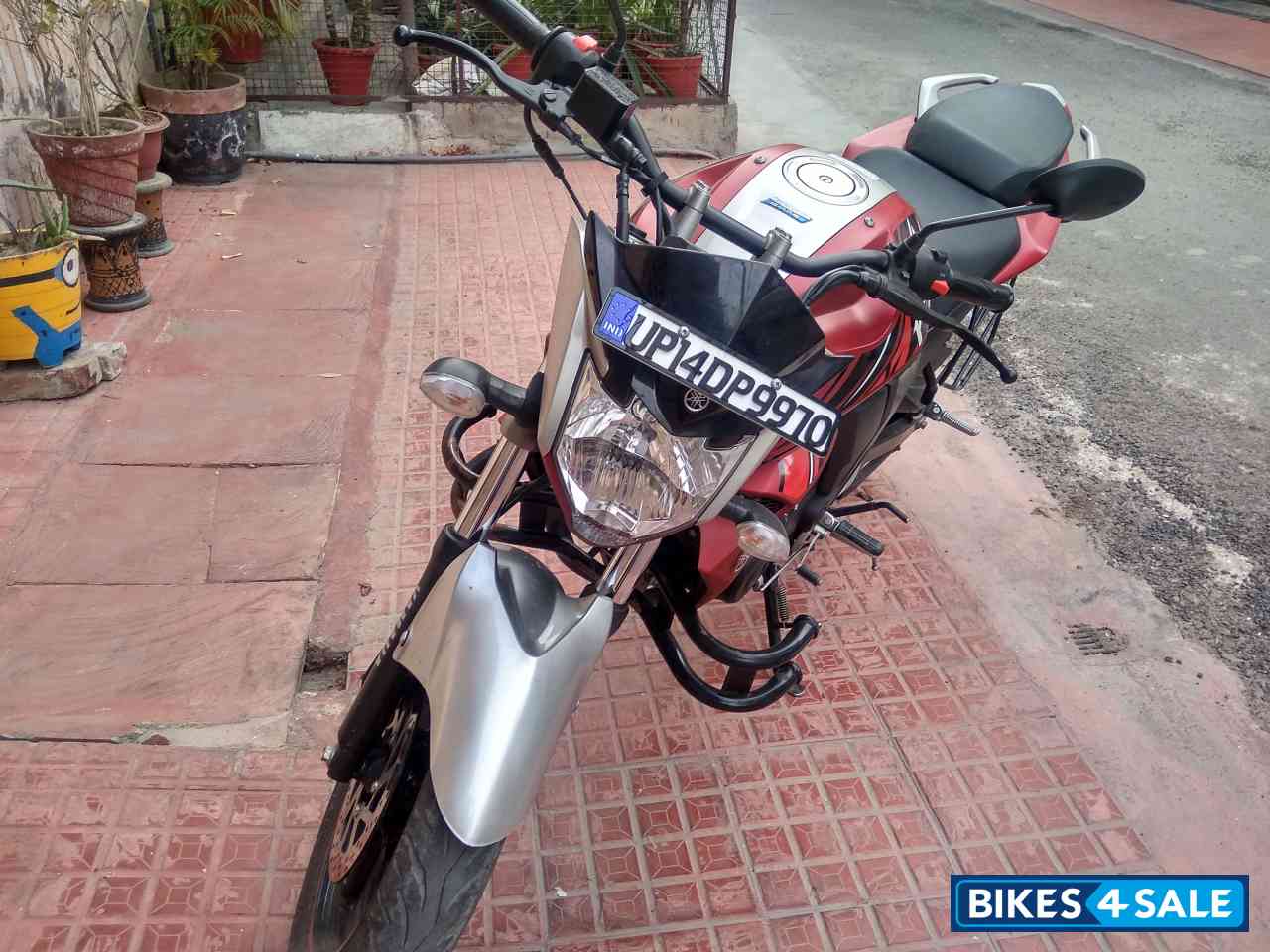 Mat Dull Red Metalli Yamaha FZ-S FI V2 Mat Dull Red Metalli Yamaha FZ-S FI V2