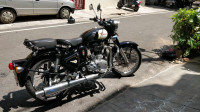 Black Royal Enfield Classic 500
