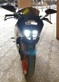 Black & White KTM RC 390