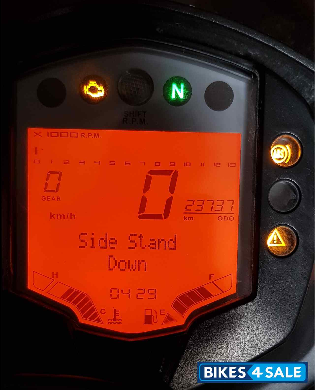 Black & White KTM RC 390