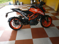 Orange KTM Duke 390
