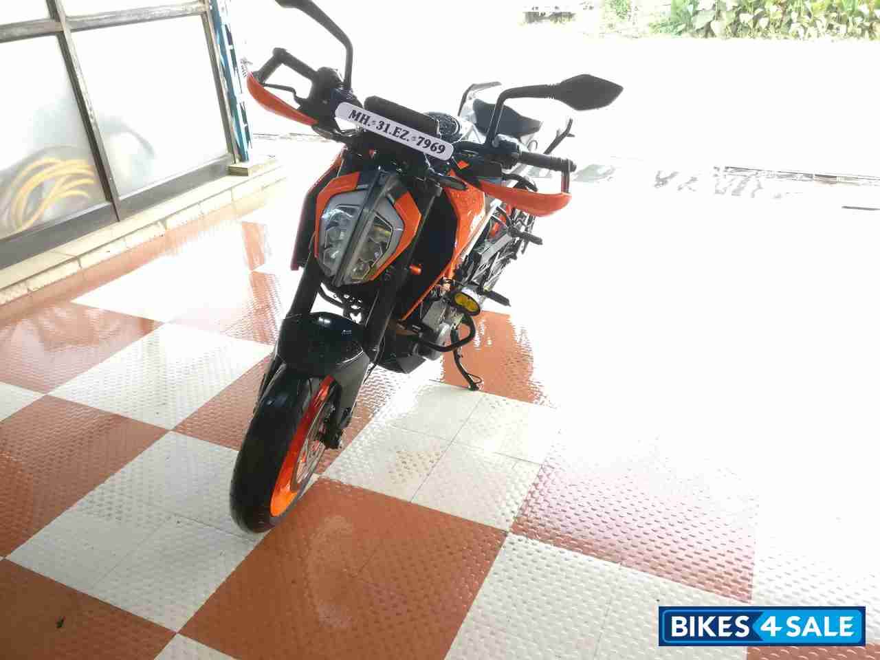 Orange KTM Duke 390
