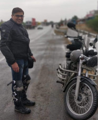 Black Royal Enfield Thunderbird 500