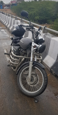 Black Royal Enfield Thunderbird 500