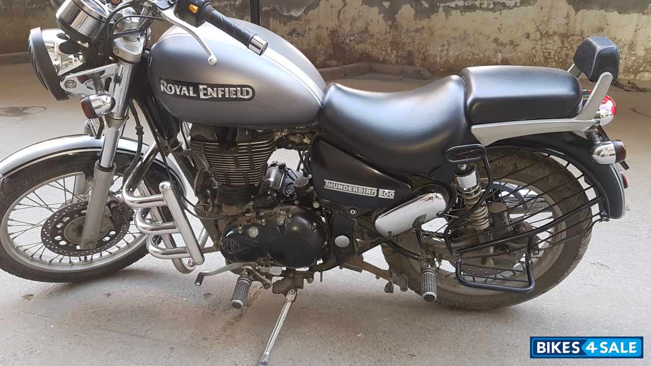 Black Royal Enfield Thunderbird 500